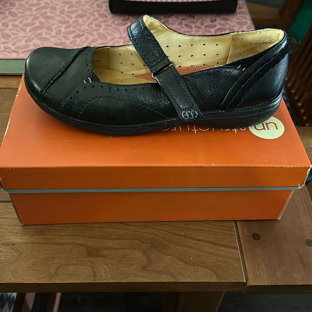 UnStructered Clarks Brand New Mary Jane’s